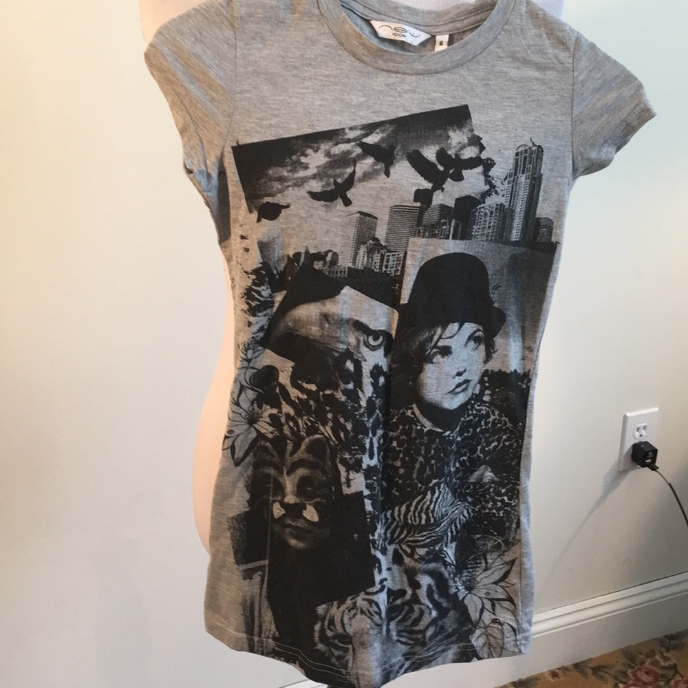 Woman’s Look long T-shirt